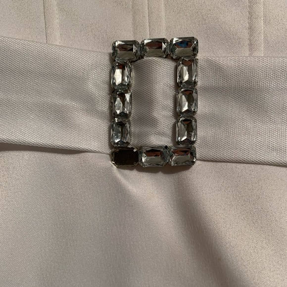 White Jessica McClintock with rosettes on bottom - Picture 3 of 5